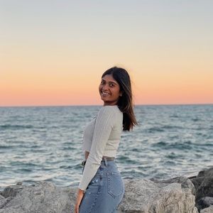 Meet your Posher, Vithusa